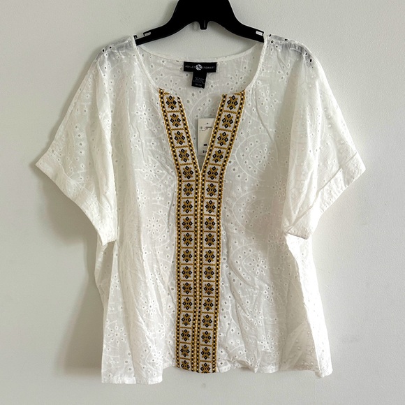 Ashley Stewart White Eyelet Brown Gold Detailing Short Sleeve Top - Picture 1 of 4